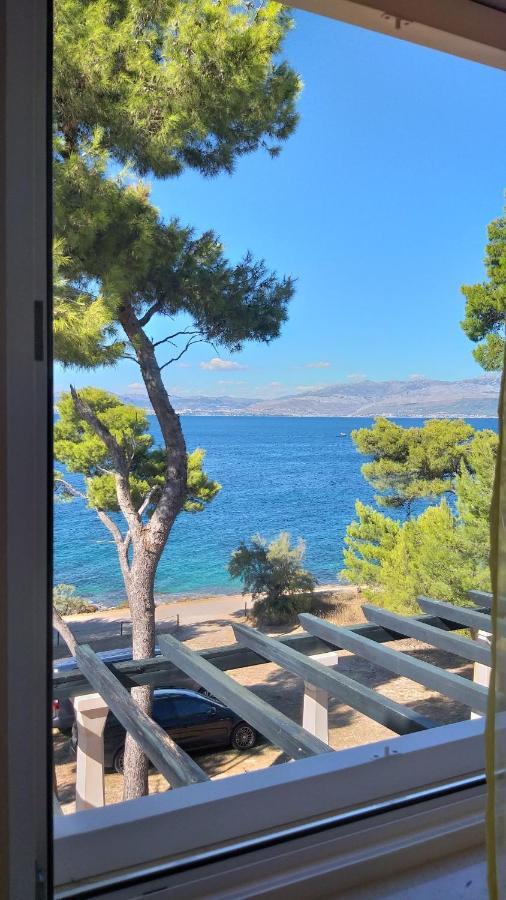 Apartments Villa La Riva - Seafront accommodation Sutivan Esterno foto