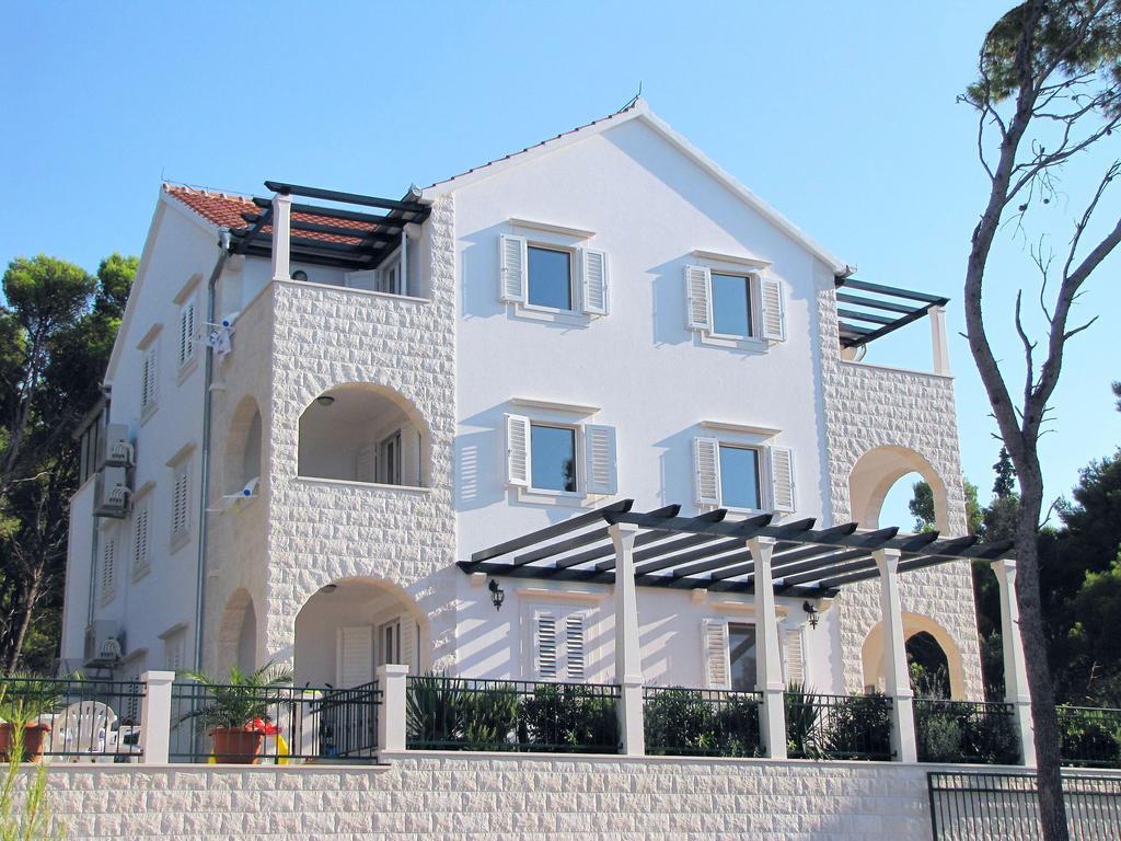 Apartments Villa La Riva - Seafront accommodation Sutivan Camera foto